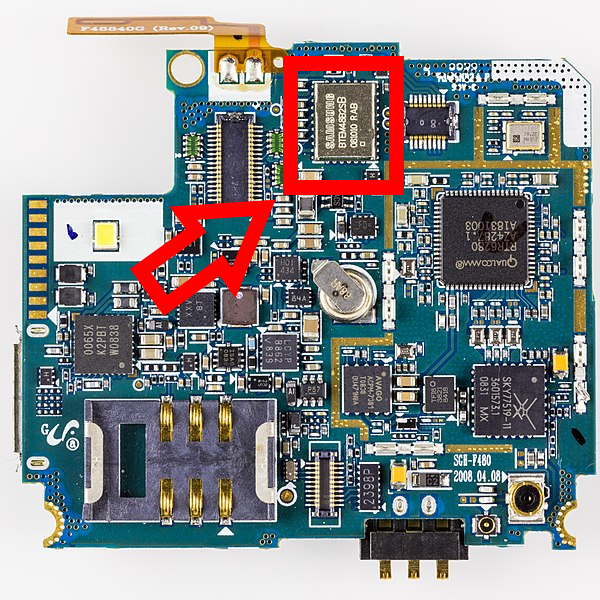 Samsung SGH-F480V controller board with Samsung BTM48B2SB - Bluetooth / FM Module highlighted. Original image © Raimond Spekking / CC BY-SA 4.0 (via Wikimedia Commons)