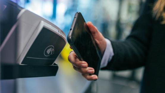 phone tap for contactless payment 