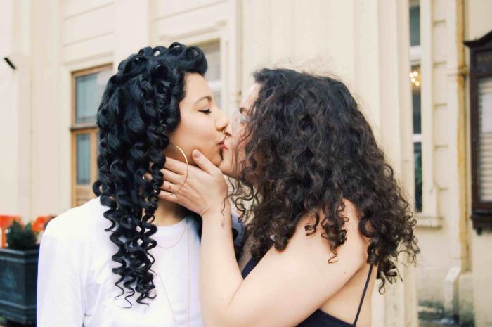 women kissing