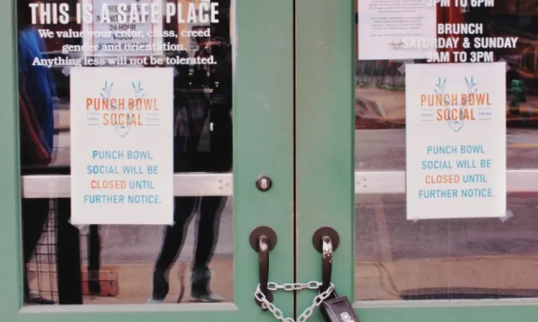 Locked shop door due to Coronavirus